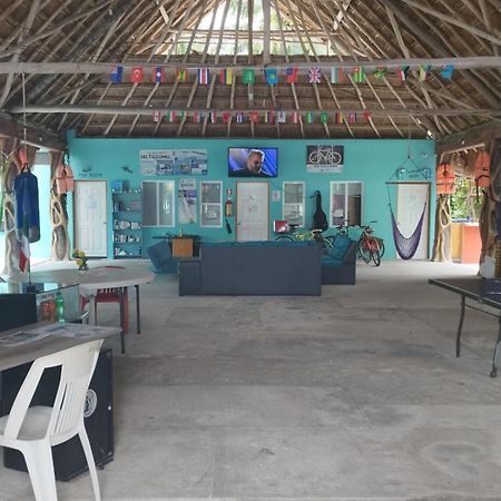 Blue Magic Hostel โกซูเมล ภายนอก รูปภาพ