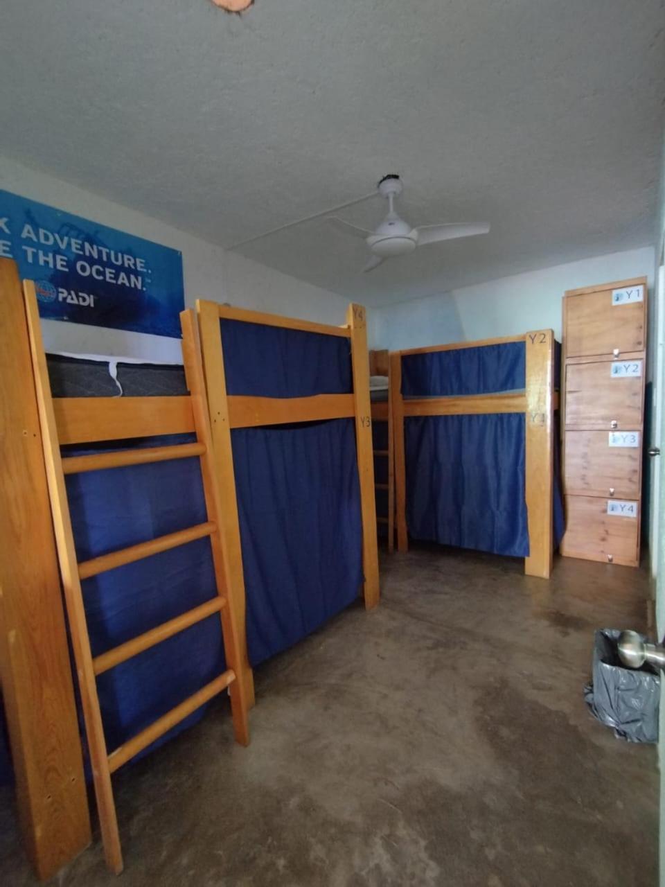 Blue Magic Hostel โกซูเมล ภายนอก รูปภาพ