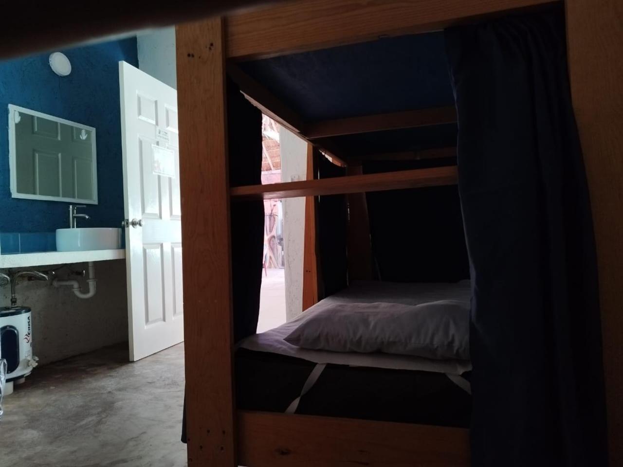 Blue Magic Hostel โกซูเมล ภายนอก รูปภาพ