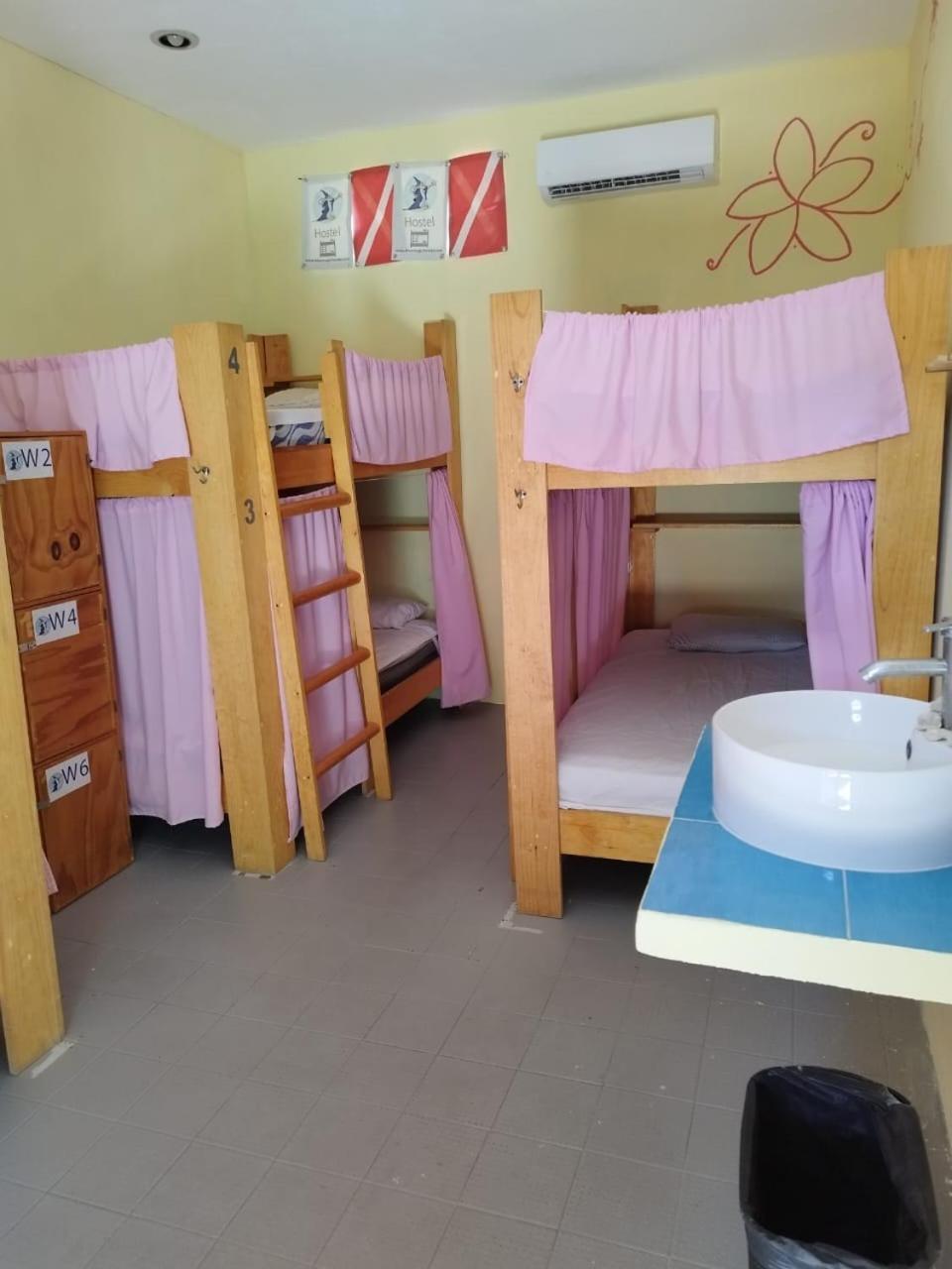 Blue Magic Hostel โกซูเมล ภายนอก รูปภาพ