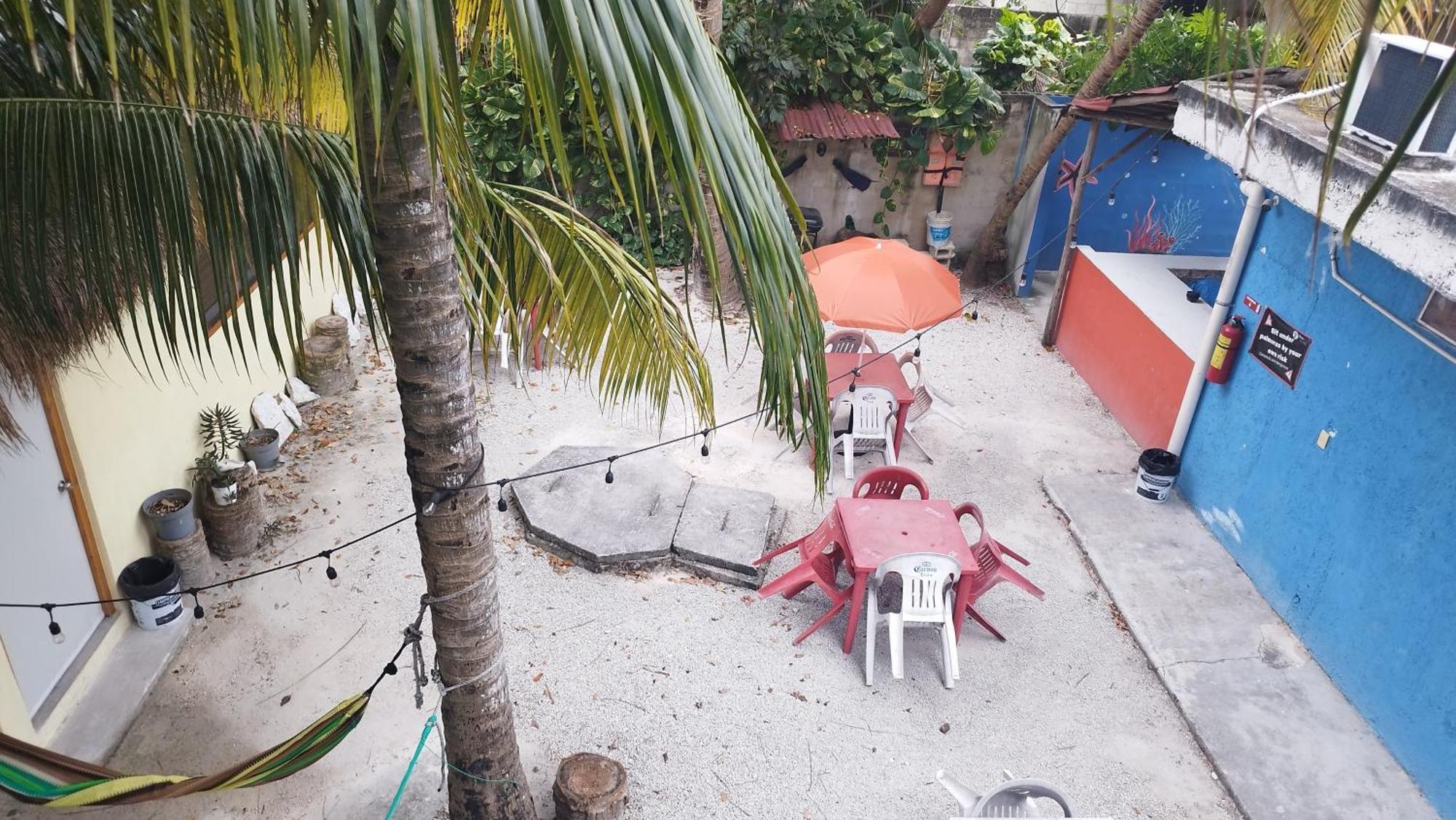 Blue Magic Hostel โกซูเมล ภายนอก รูปภาพ